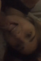 Ünili Çıtır Adamın Her Yerini Yalıyor