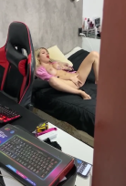 Yayıncı Kızı Sikiyor