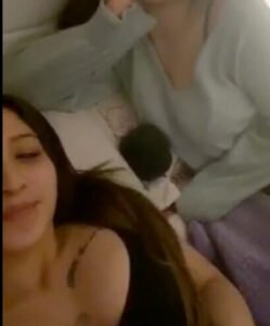 Cansu ve arkadaşına bayılacaksınız bunlar işini iyi birer sürtük.