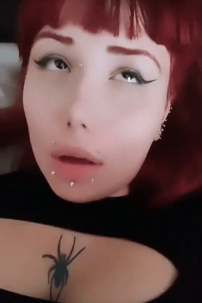 Kızıl Şeytan Çeşitli Elemanlar Tarafından Sikiliyor